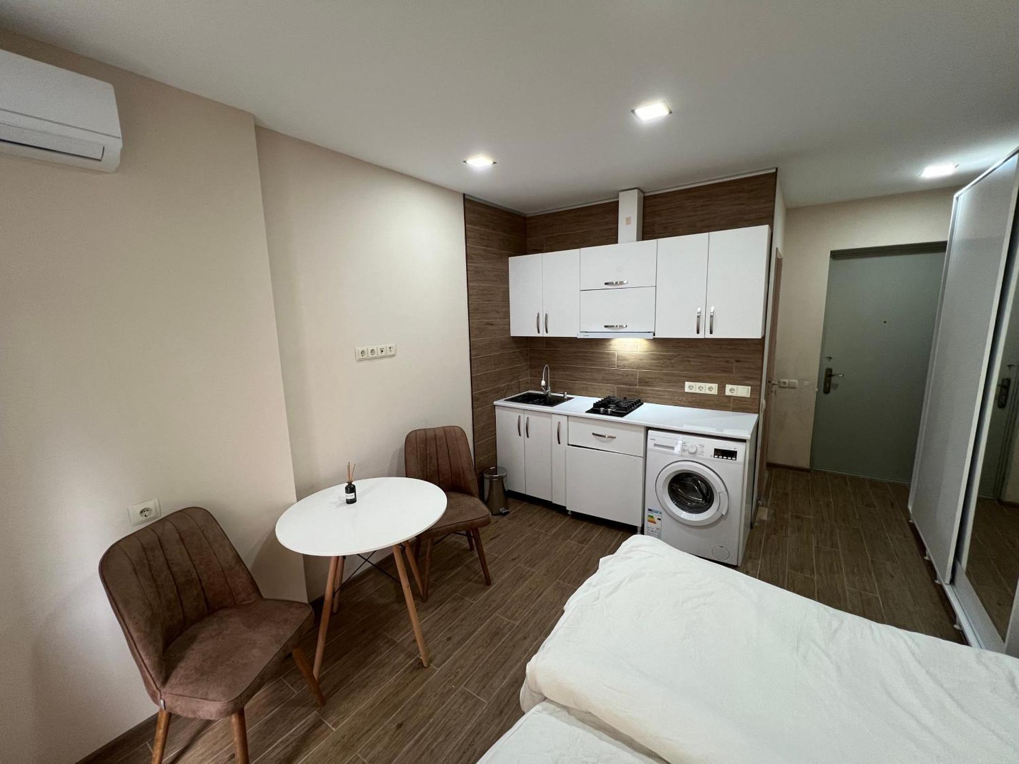 Hotel Paris บาทูมิ ภายนอก รูปภาพ